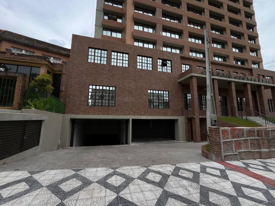 No Centro, Novo Com Garagem Apartamento *
